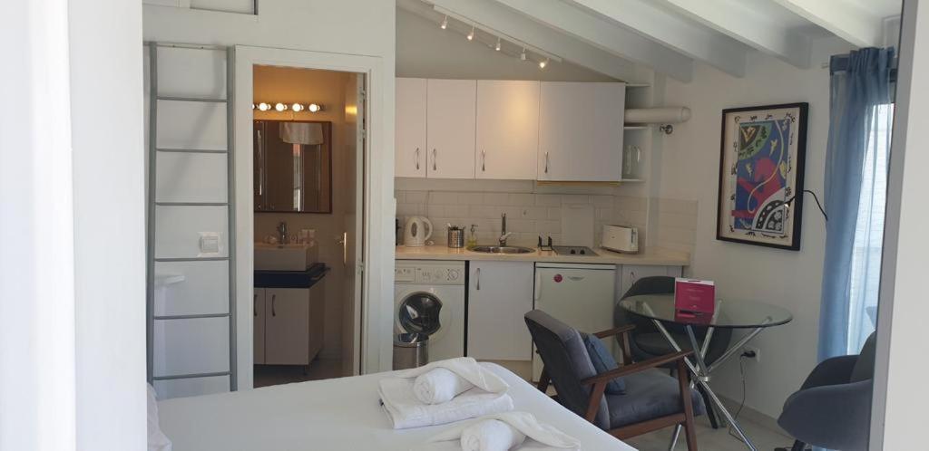 Estudio Banos Del Carmen Apartment มาลากา ภายนอก รูปภาพ